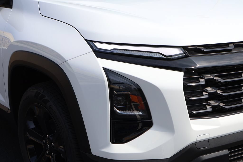 New 2027 Chevrolet Equinox LT w/ Midnight Edition FWD image 3