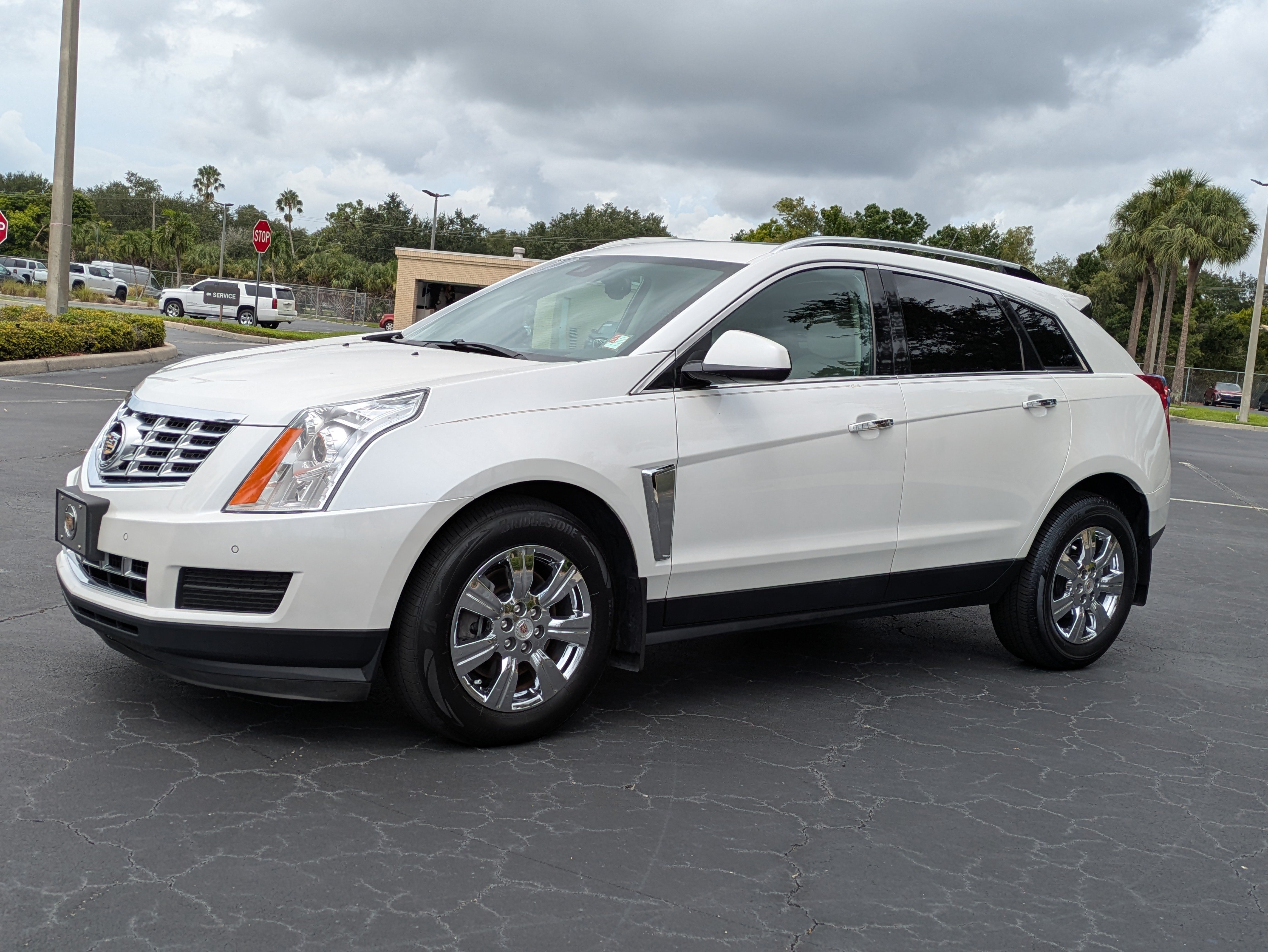 Used 2016 Cadillac SRX Luxury w/ Driver Awareness Package AWD/4WD image 2