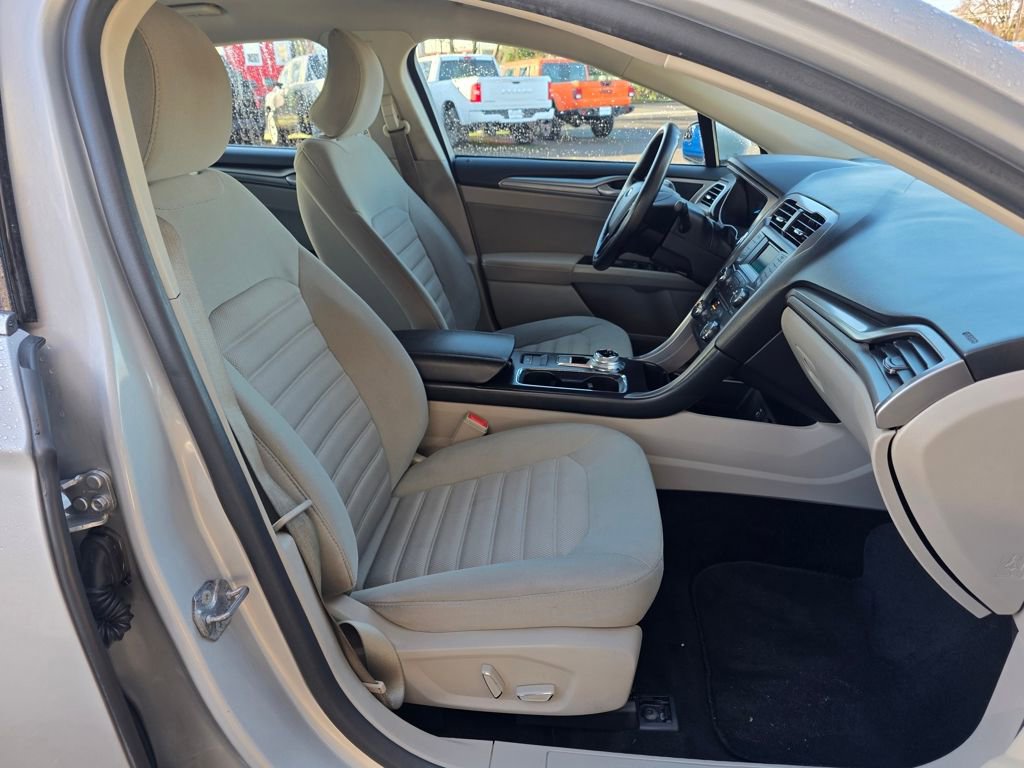 Used 2018 Ford Fusion SE image 20