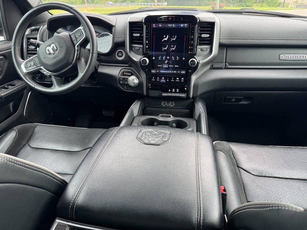 Used 2025 RAM 1500 Laramie AWD/4WD image 11