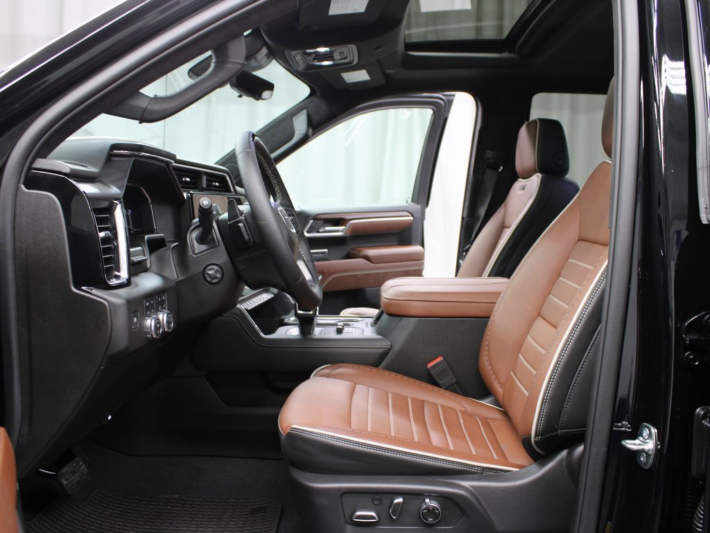 Used 2025 GMC Sierra 1500 Denali Ultimate image 9