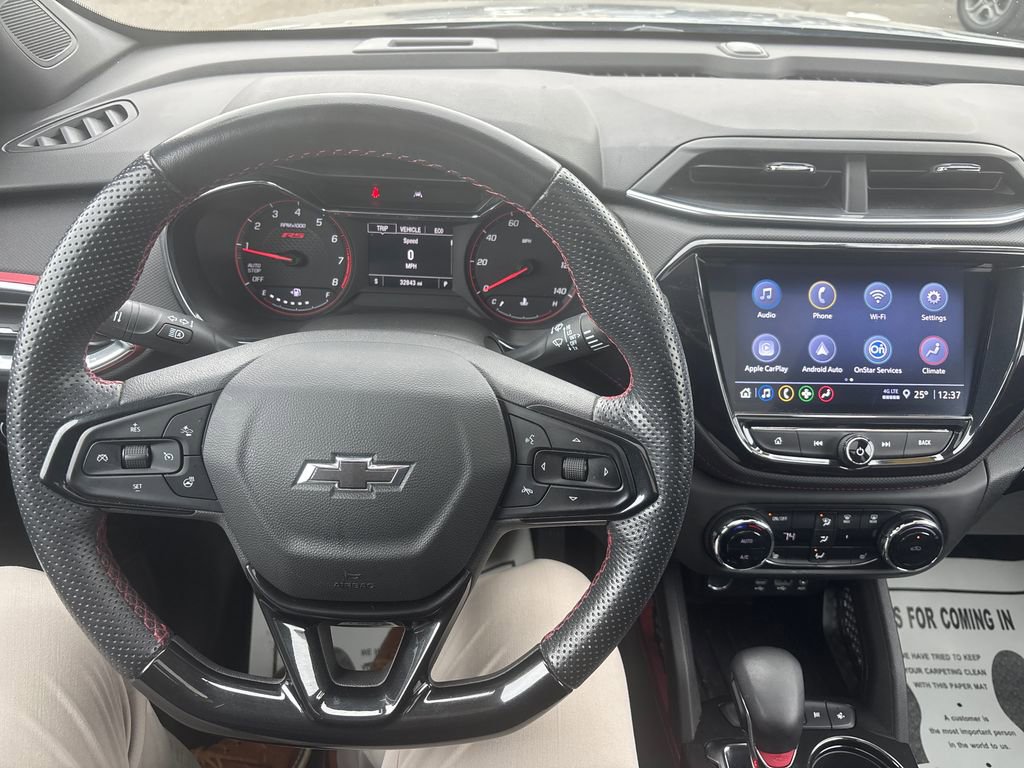 Used 2023 Chevrolet TrailBlazer RS w/ Sun and Liftgate Package image 18