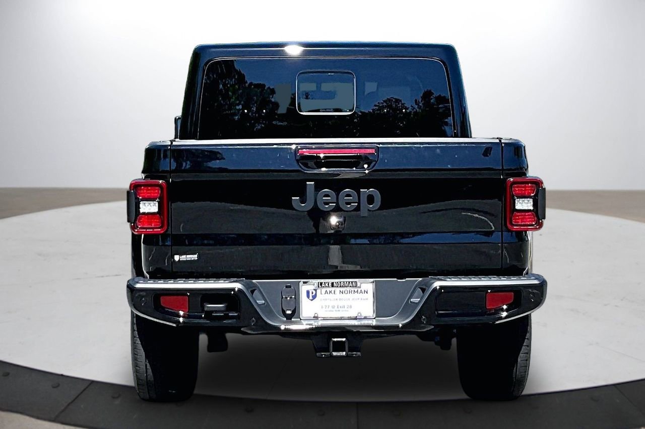 Certified 2023 Jeep Gladiator Overland AWD/4WD image 8
