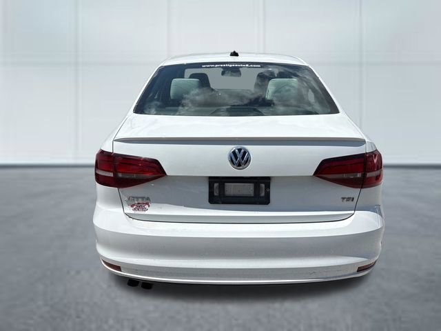 Used 2017 Volkswagen Jetta Sport FWD image 3