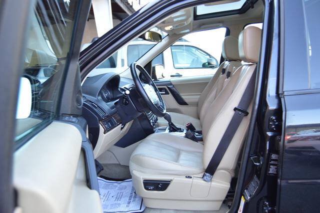 Used 2013 Land Rover LR2 HSE AWD/4WD image 11