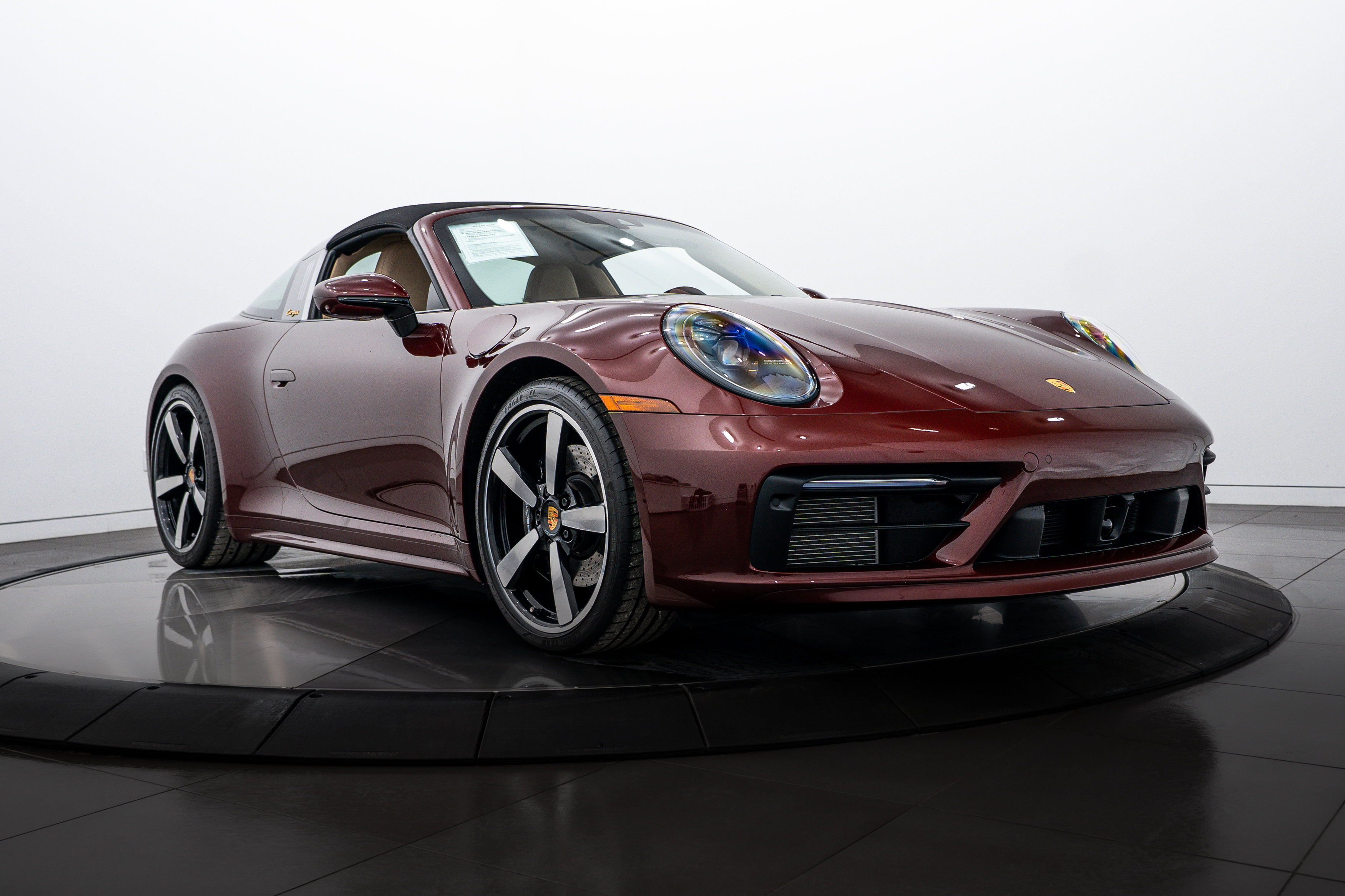 Certified 2021 Porsche 911 Targa 4S Heritage Design image 32