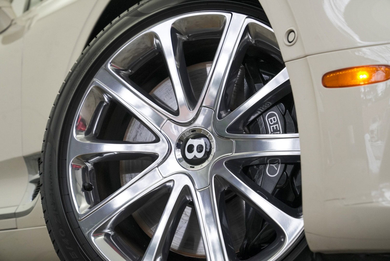 Used 2023 Bentley Continental GT Azure image 70