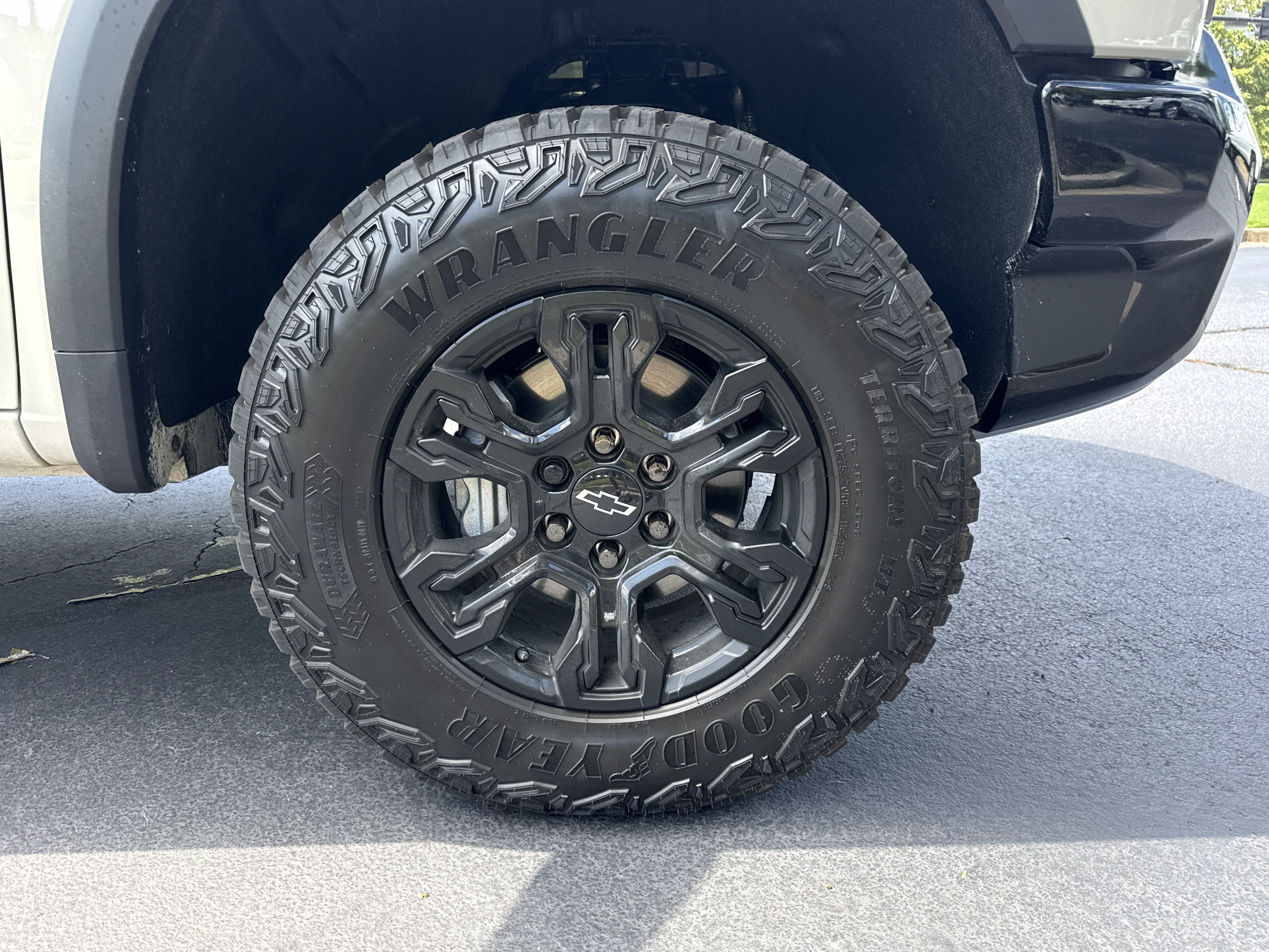 New 2026 Chevrolet Silverado 1500 ZR2 w/ LPO, Dark Essentials Package AWD/4WD image 12