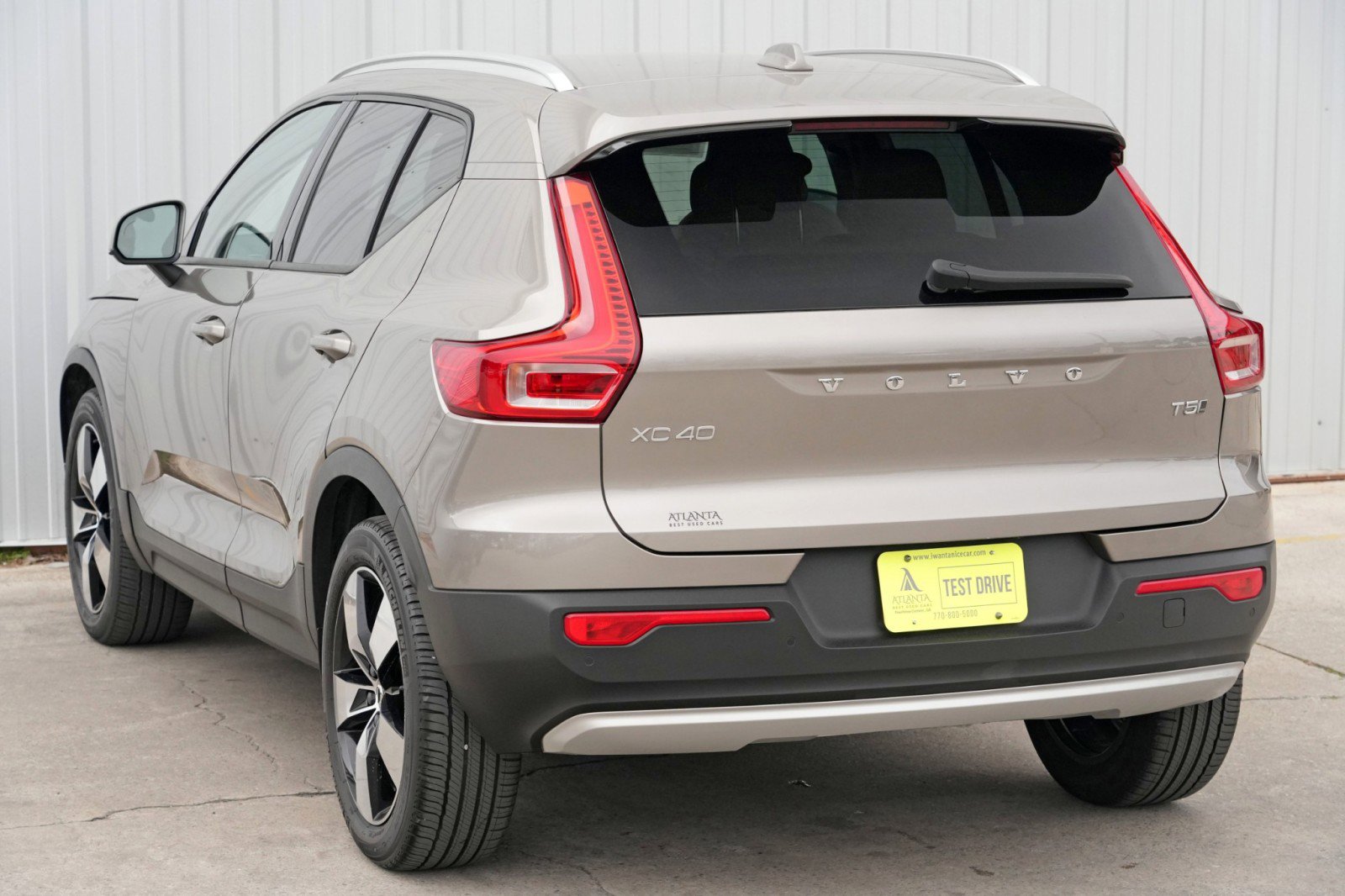 Used 2022 Volvo XC40 T5 Momentum w/ Premium Package image 48