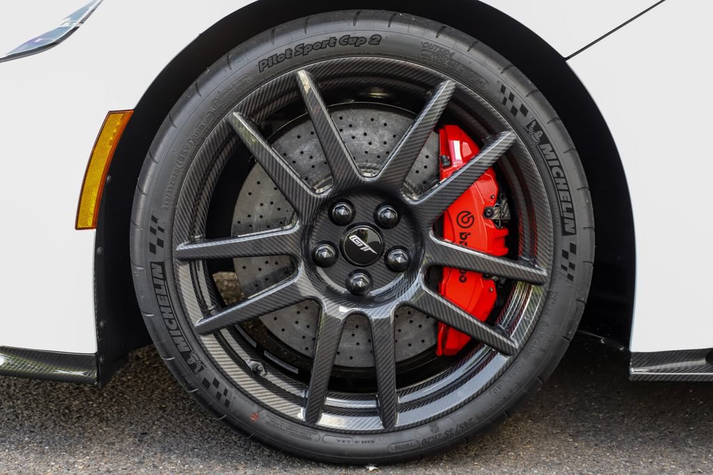 Used 2017 Ford GT RWD image 16