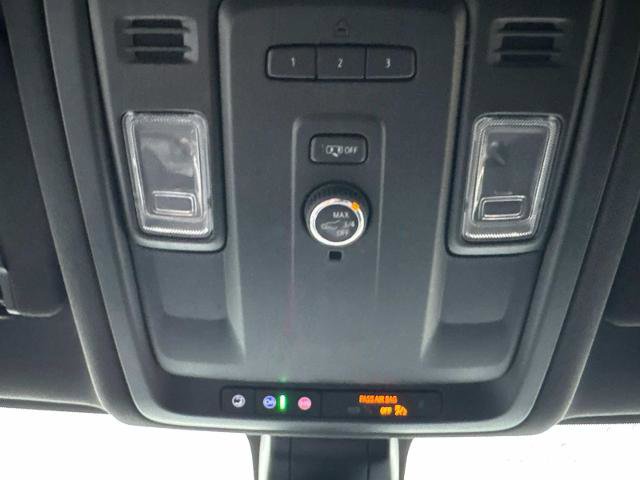 Used 2022 GMC Yukon XL SLT image 23