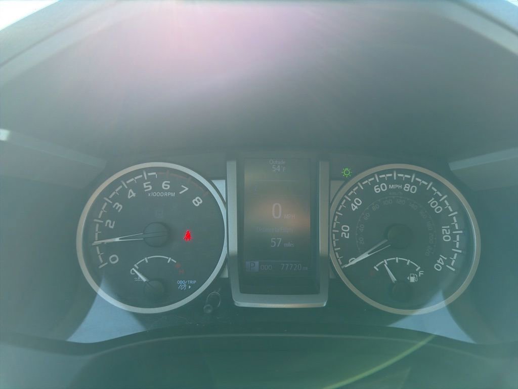 Used 2018 Toyota Tacoma SR5 w/ SR5 Appearance Package (SM) image 10