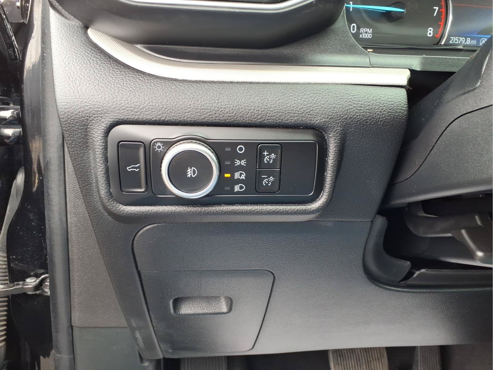 Used 2023 Ford Explorer XLT w/ Equipment Group 202A AWD/4WD image 17
