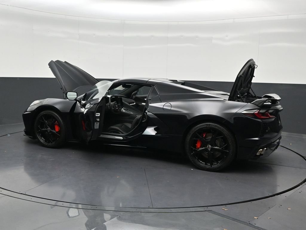 Used 2021 Chevrolet Corvette Stingray Premium Conv w/ Z51 Performance Package RWD image 33