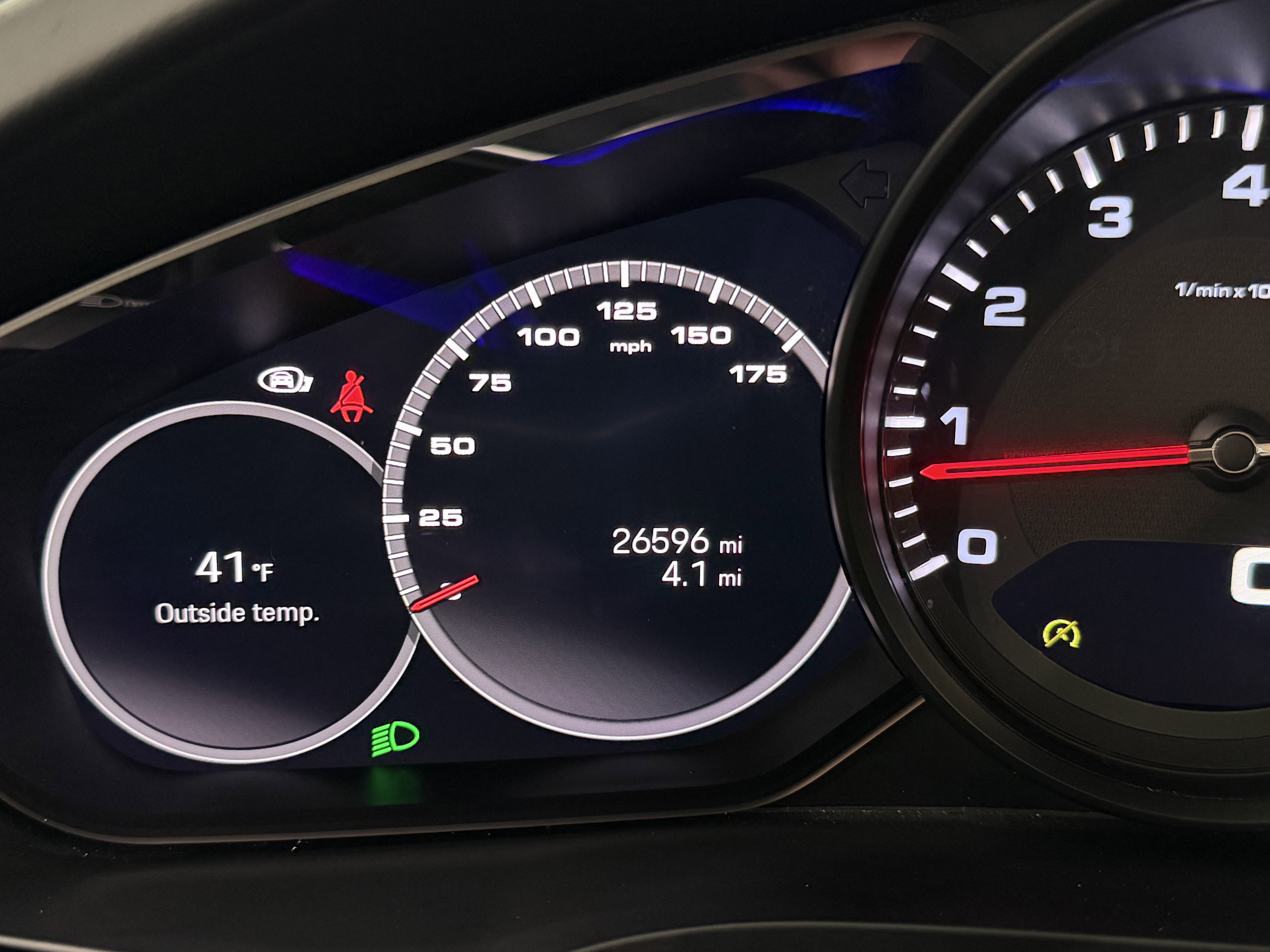 Certified 2022 Porsche Cayenne Platinum Edition image 55