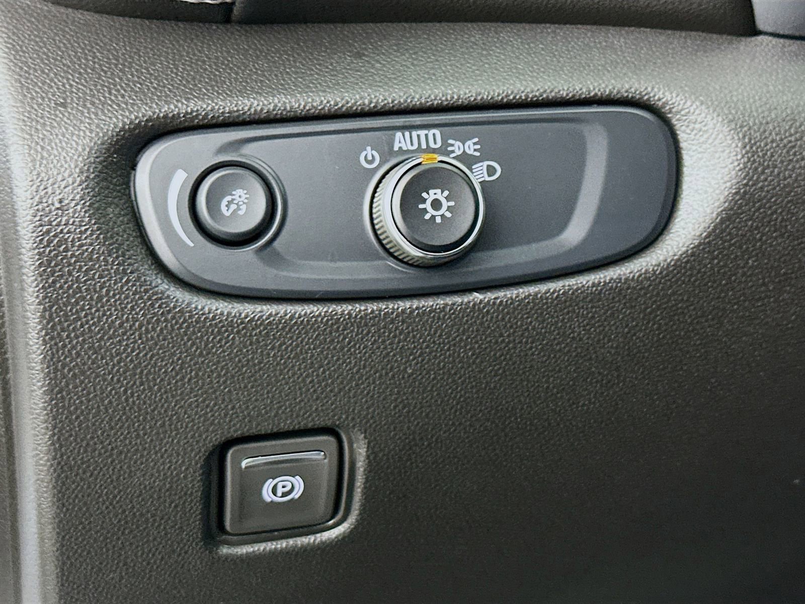 New 2024 Chevrolet Blazer LT w/ LPO, Black Sport Package image 10