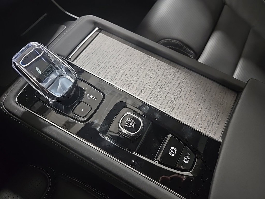 New 2026 Volvo XC90 B6 Ultra image 14