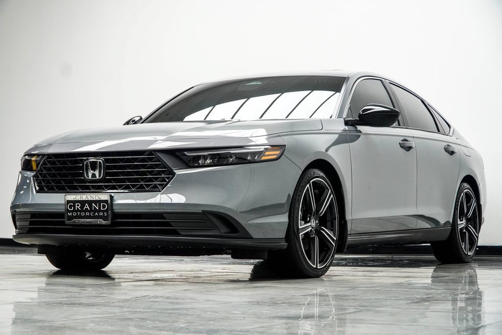 Used 2025 Honda Accord Sport image 10