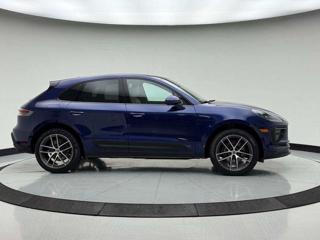 Used 2025 Porsche Macan image 8