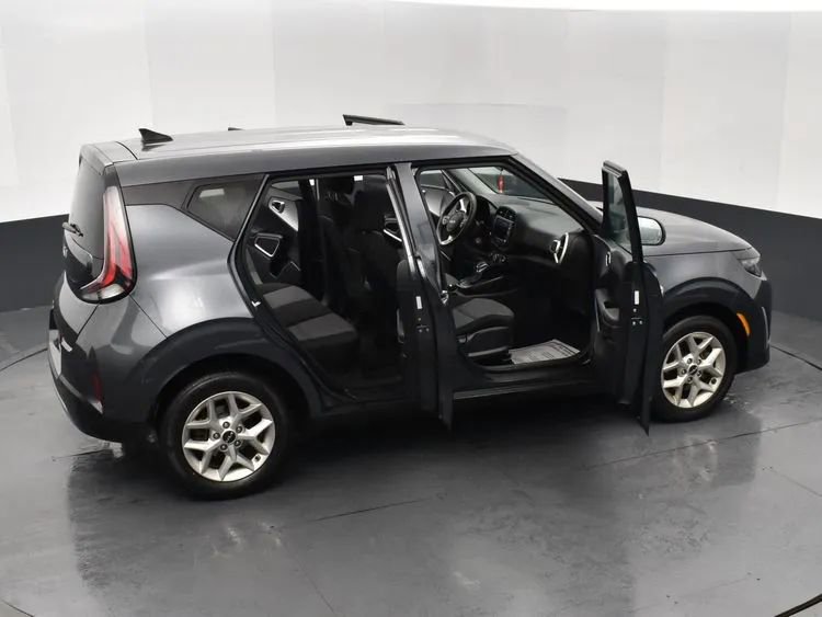 Used 2023 Kia Soul LX w/ LX Technology Package image 6