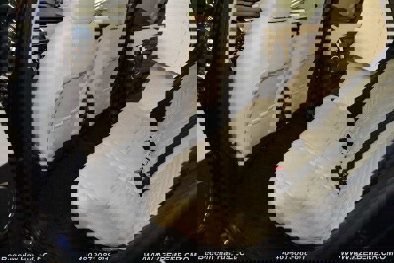 Used 2021 Land Rover Discovery Sport SE R-Dynamic image 25