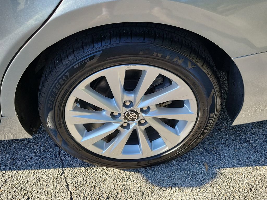 Used 2023 Toyota Camry LE image 9