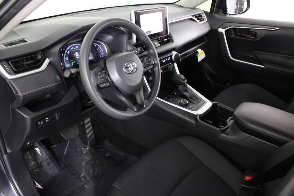Used 2025 Toyota RAV4 LE AWD/4WD image 18