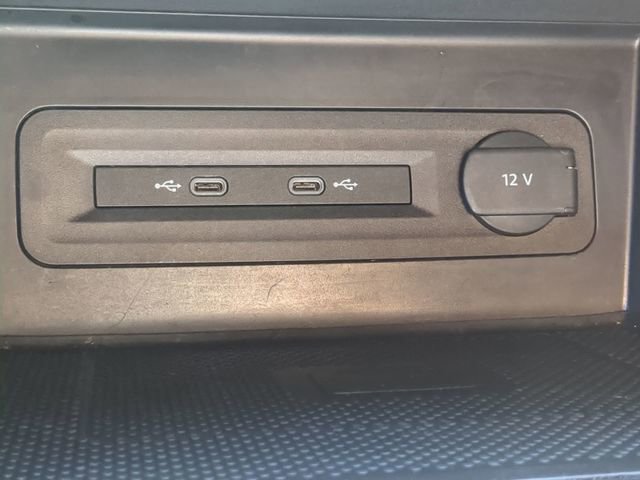 Certified 2022 Volkswagen Atlas Cross Sport SEL Premium R-Line AWD/4WD image 26