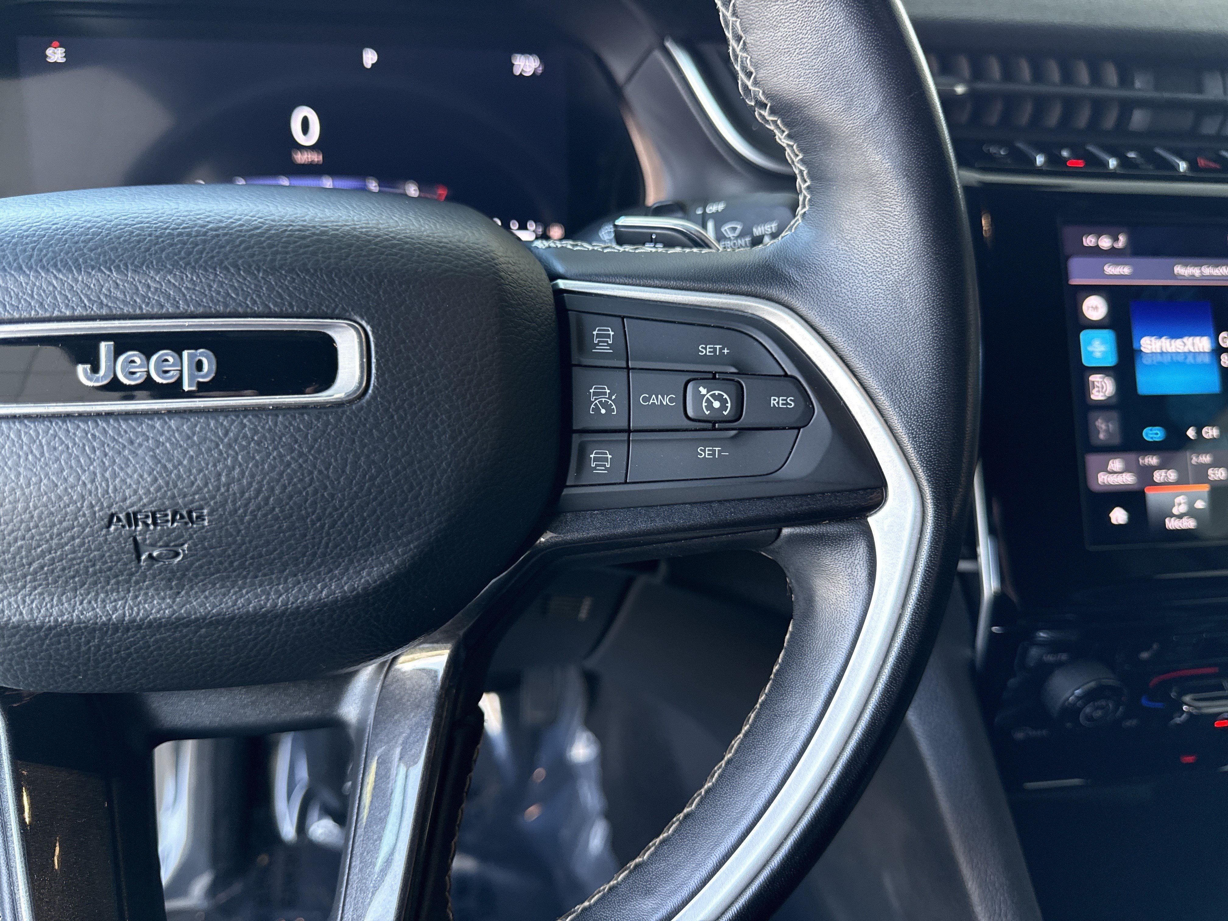Used 2022 Jeep Grand Cherokee L Laredo AWD/4WD image 19