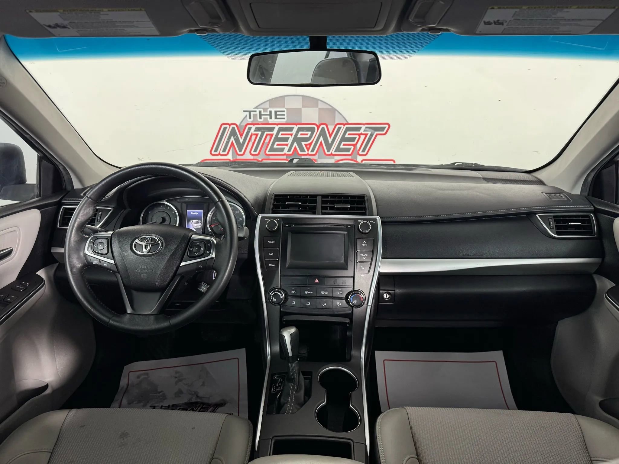 Used 2017 Toyota Camry SE image 11