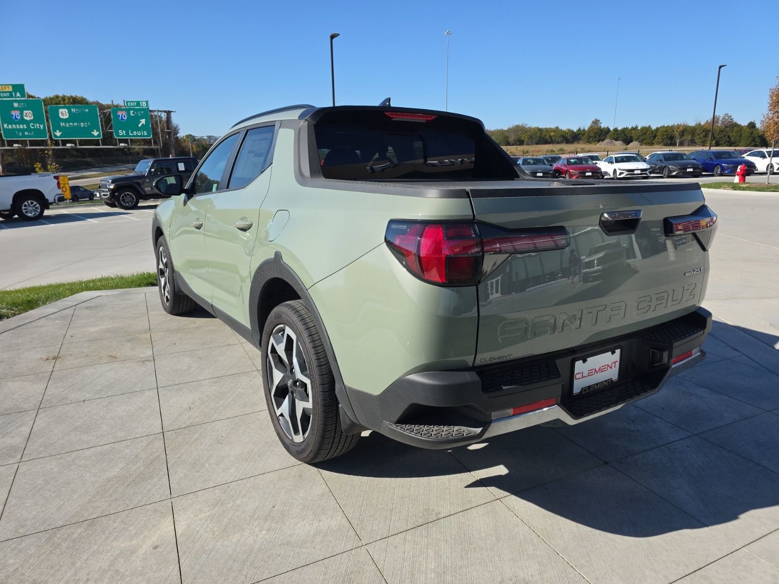 New 2024 Hyundai Santa Cruz Limited image 8