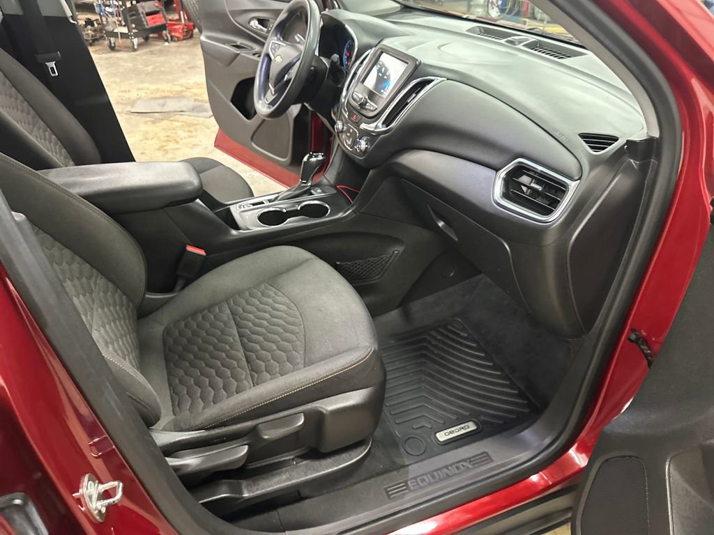 Used 2018 Chevrolet Equinox LT image 36