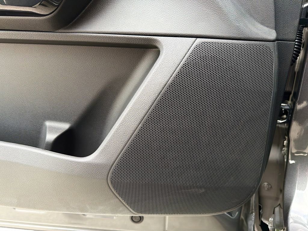 New 2025 Nissan Pathfinder SV w/ Black Appearance Package image 19