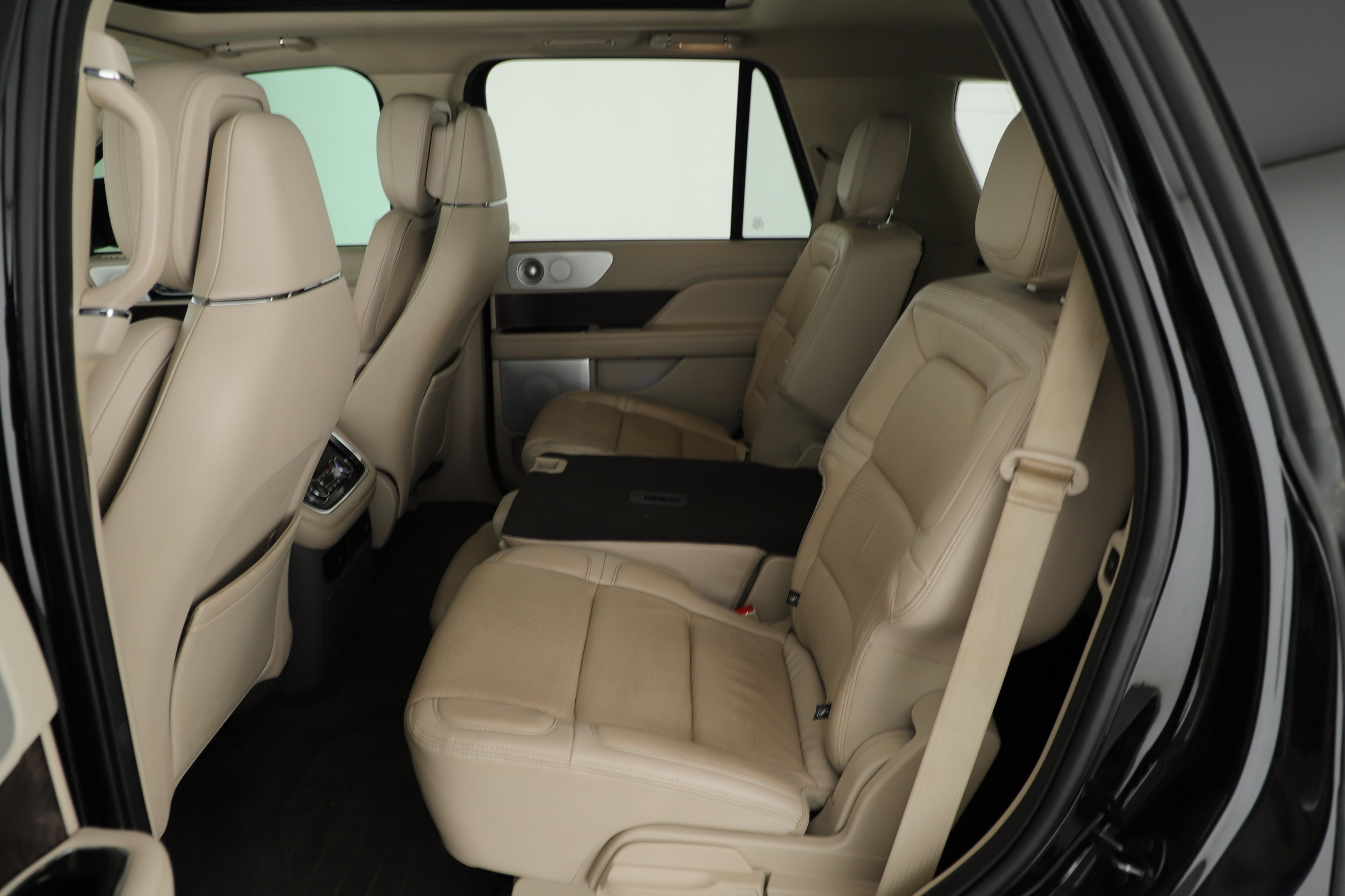 Used 2021 Lincoln Navigator Reserve AWD/4WD image 17