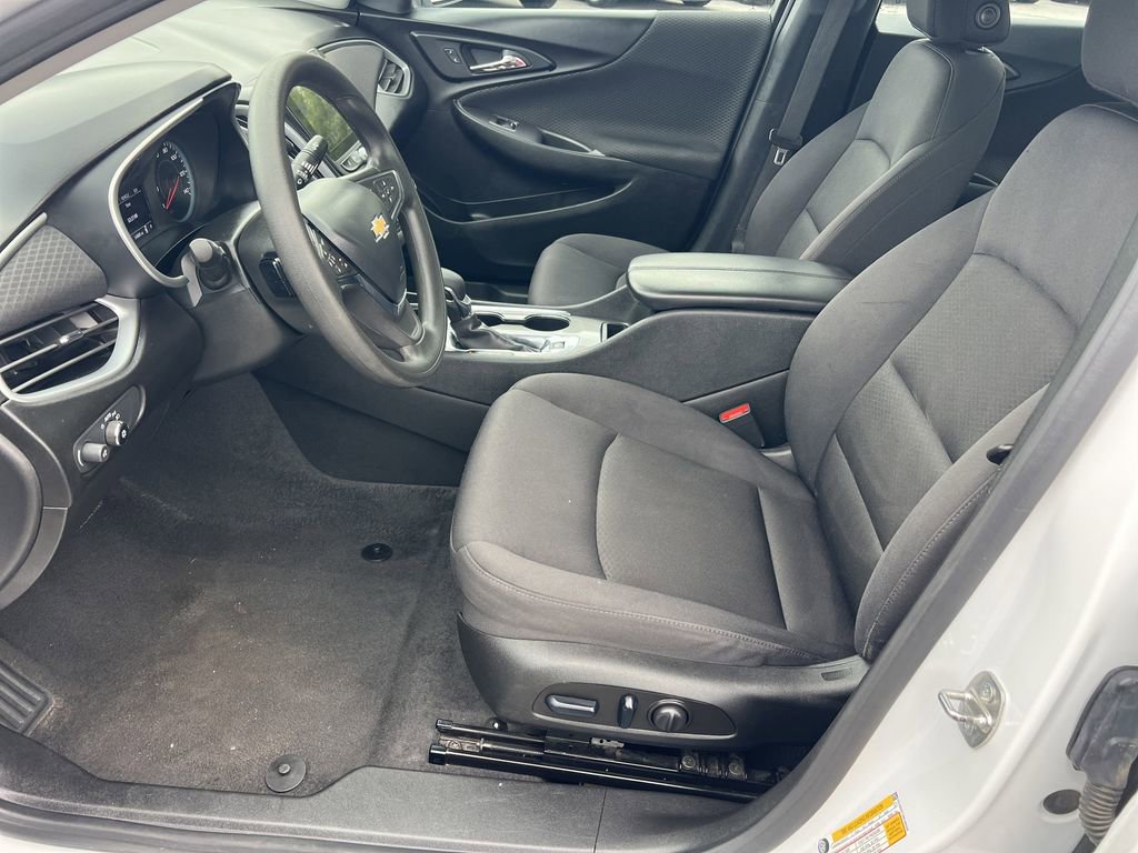 Used 2024 Chevrolet Malibu LT image 17