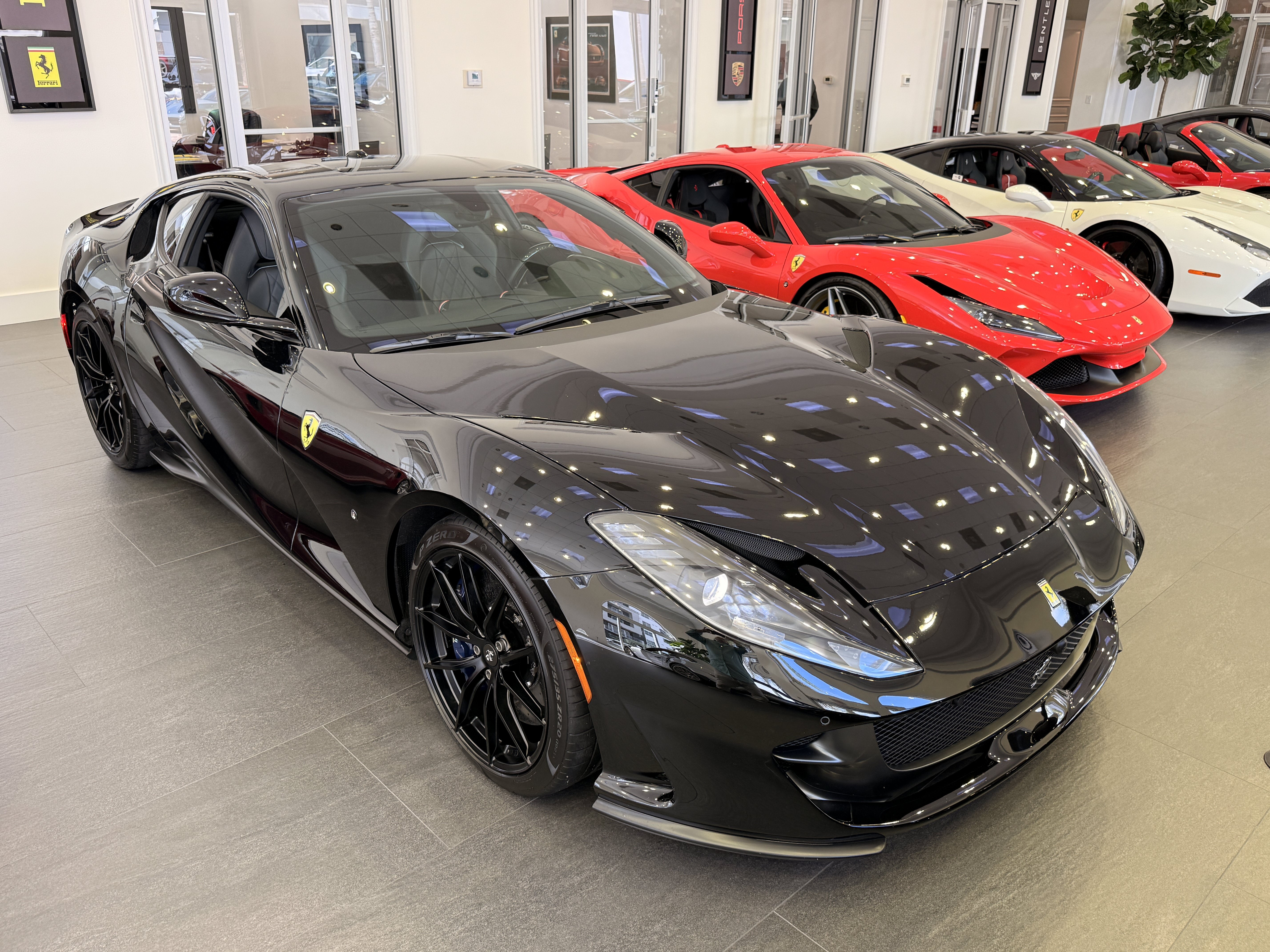 Used 2019 Ferrari 812 Superfast RWD image 7