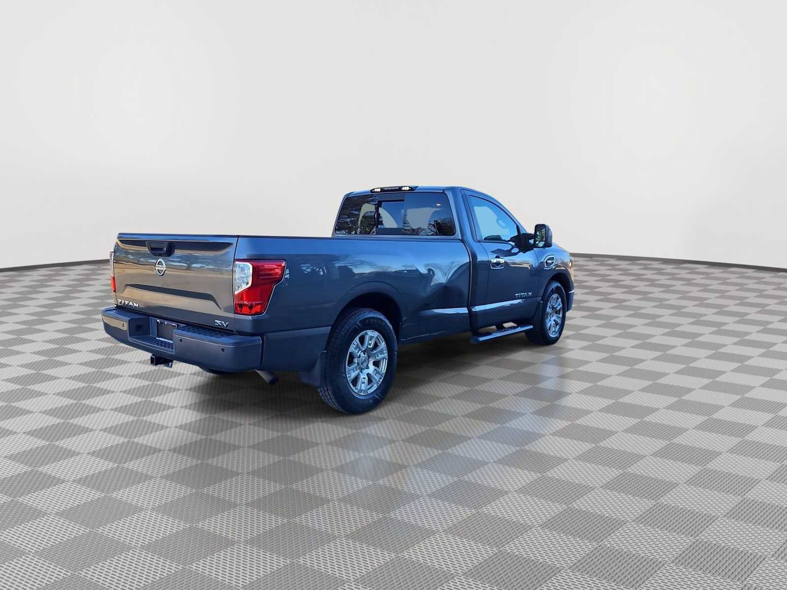 Used 2017 Nissan Titan SV image 8