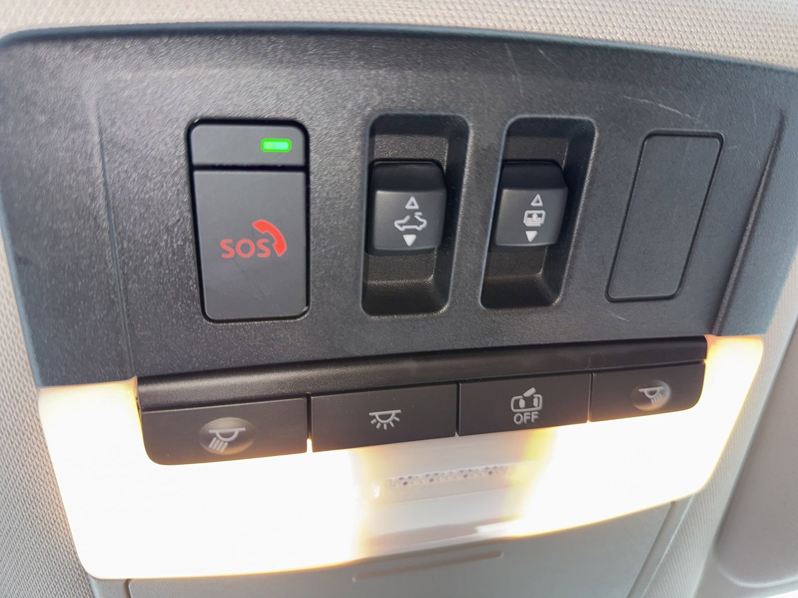 Used 2023 Nissan Pathfinder Platinum image 18