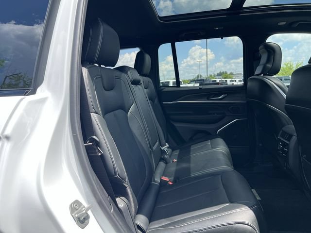 Used 2025 Jeep Grand Cherokee Overland w/ Adv Protech Group III AWD/4WD image 26