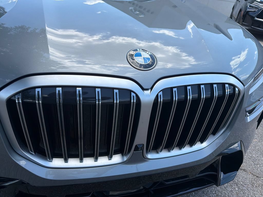 Used 2023 BMW X7 xDrive40i w/ M Sport Package AWD/4WD image 17