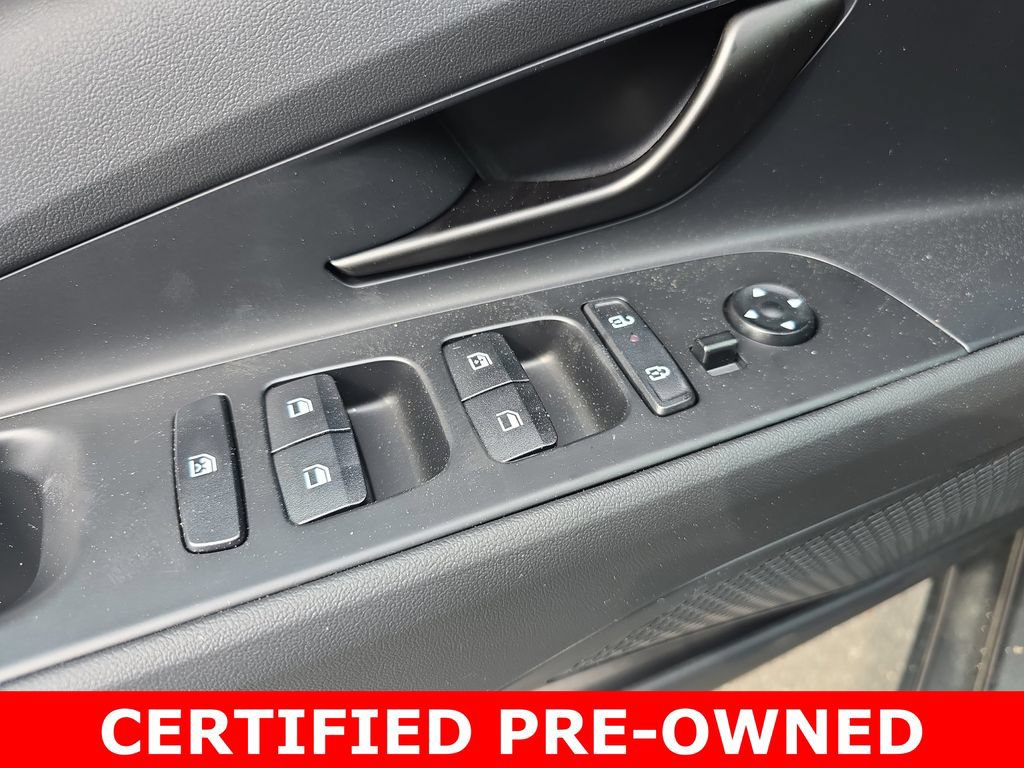 Certified 2025 Hyundai Elantra SEL FWD image 29