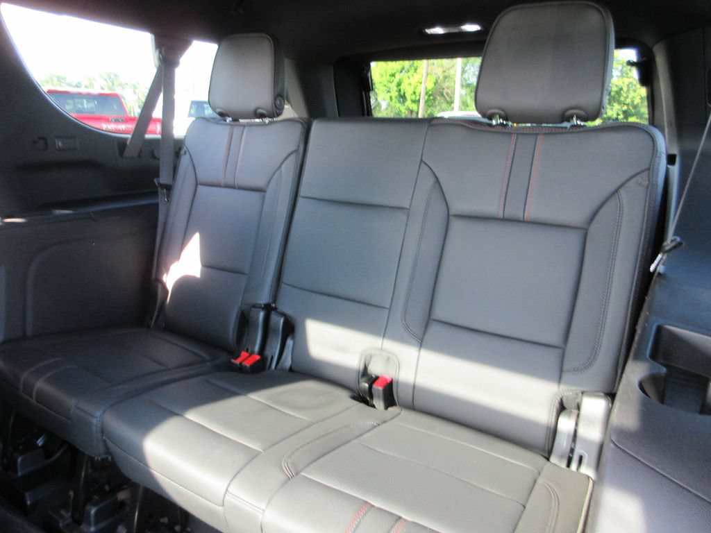 Certified 2024 Chevrolet Suburban RST w/ Luxury Package AWD/4WD image 24