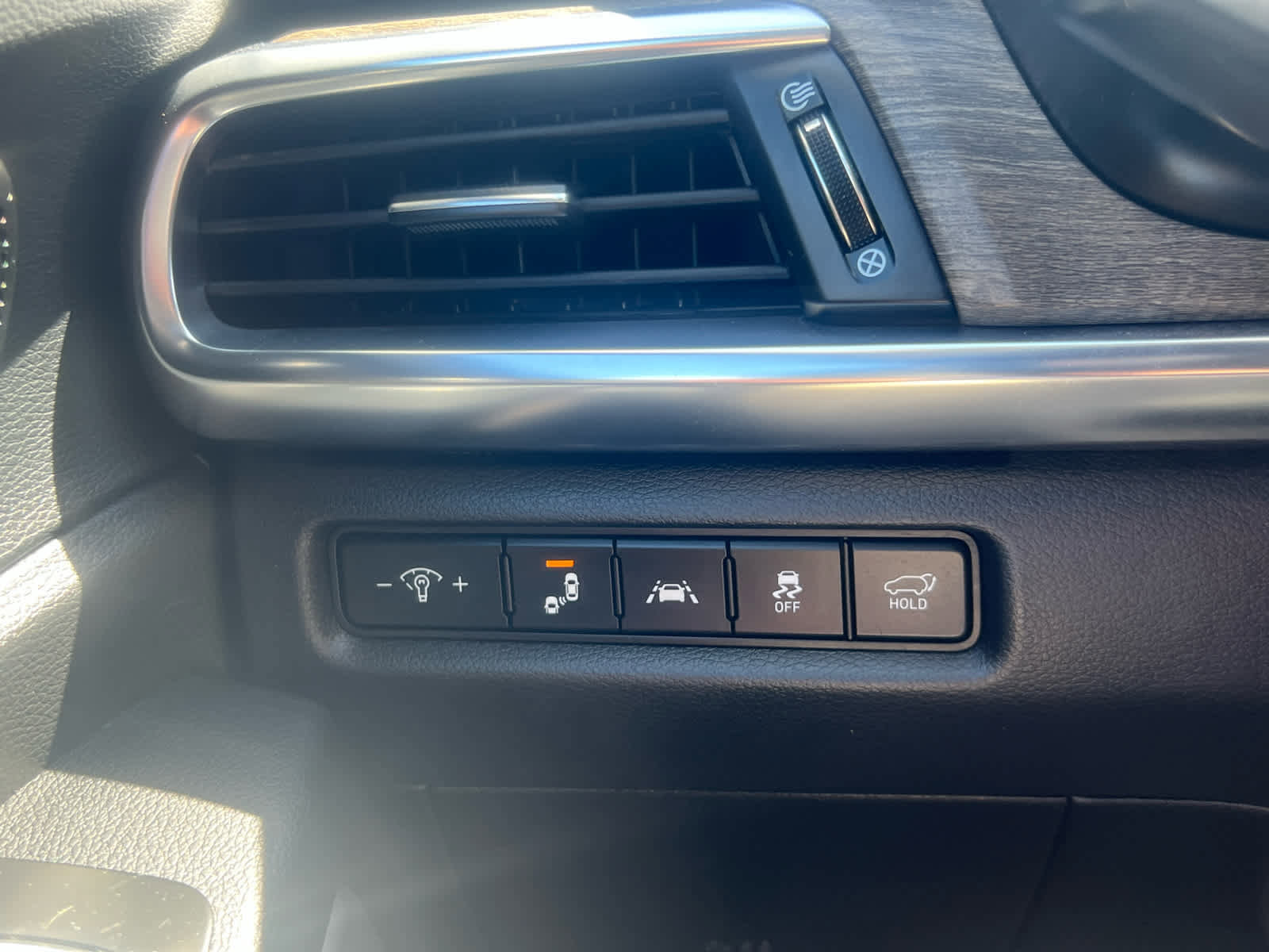 Used 2022 Kia Telluride EX w/ EX Premium Package image 16