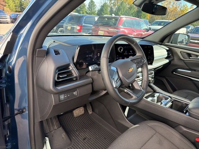 Used 2024 Chevrolet Traverse LT image 13