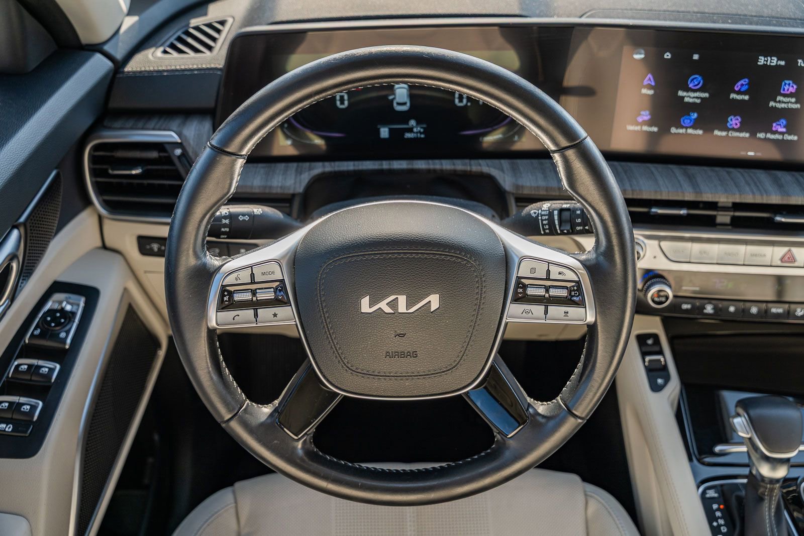 Used 2023 Kia Telluride EX w/ EX Captain's Chair Package image 26