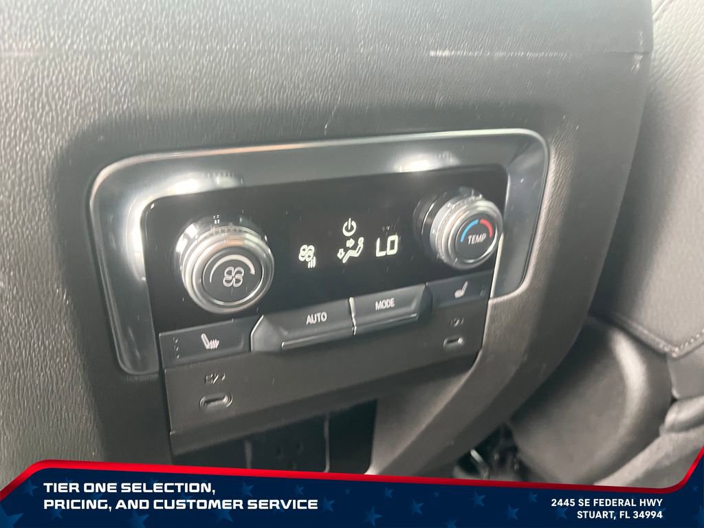 Used 2025 GMC Yukon Denali AWD/4WD image 33