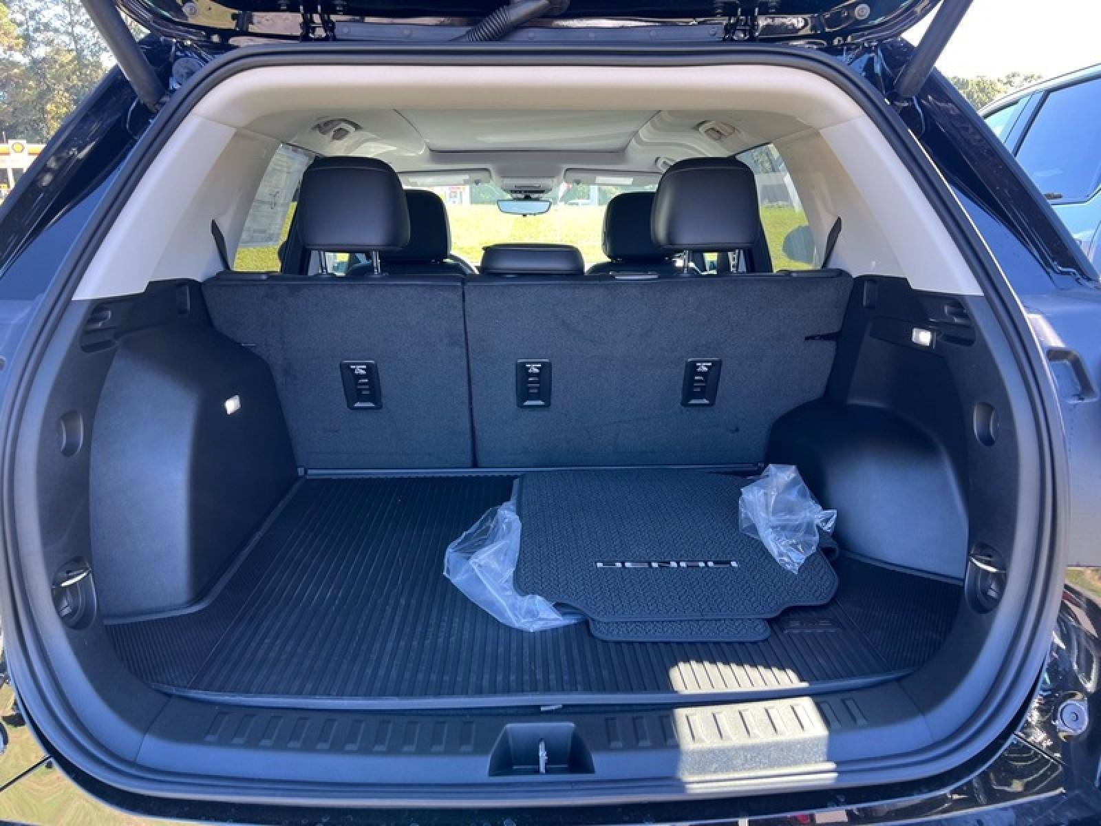 New 2026 GMC Terrain Denali w/ LPO, Floor Liner Package image 7