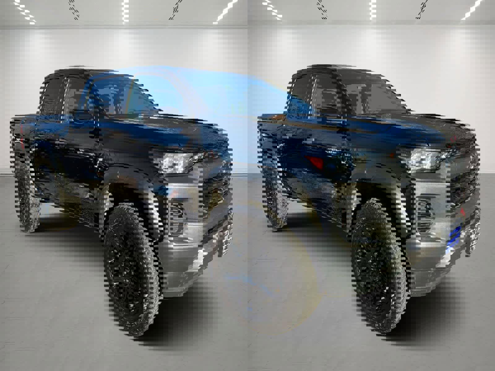 Used 2023 Chevrolet Colorado Trail Boss w/ Technology Package AWD/4WD image 6