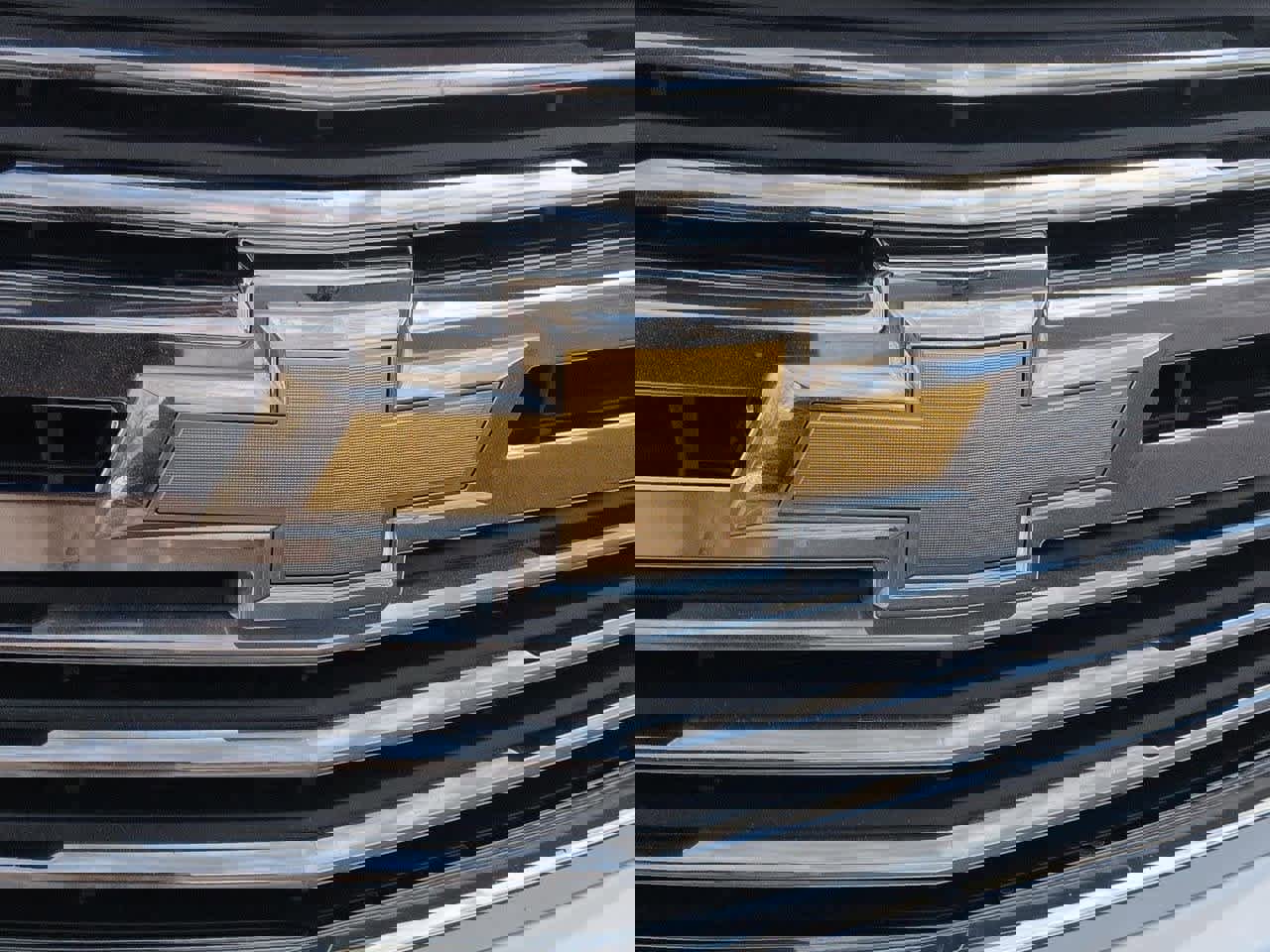 Used 2019 Chevrolet Suburban Premier image 11