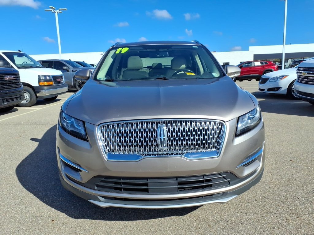 Used 2019 Lincoln MKC Reserve FWD image 2